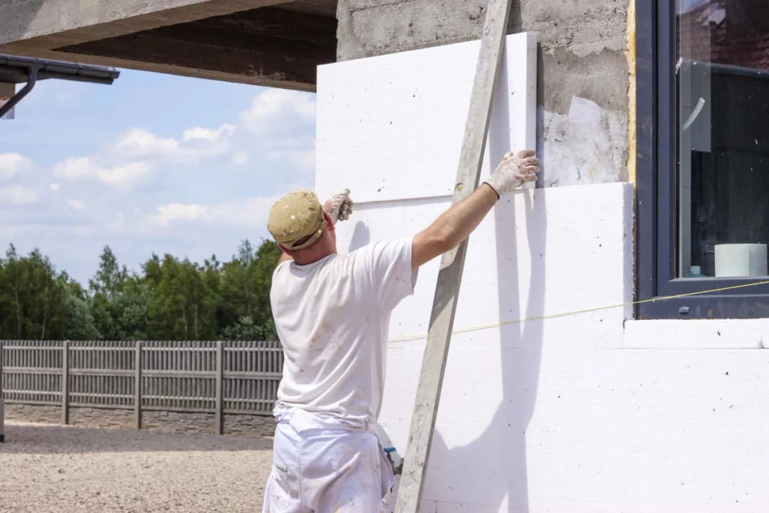 Jaki styropian na ogrodzenie: wybierz najlepszy materiał na trwałość