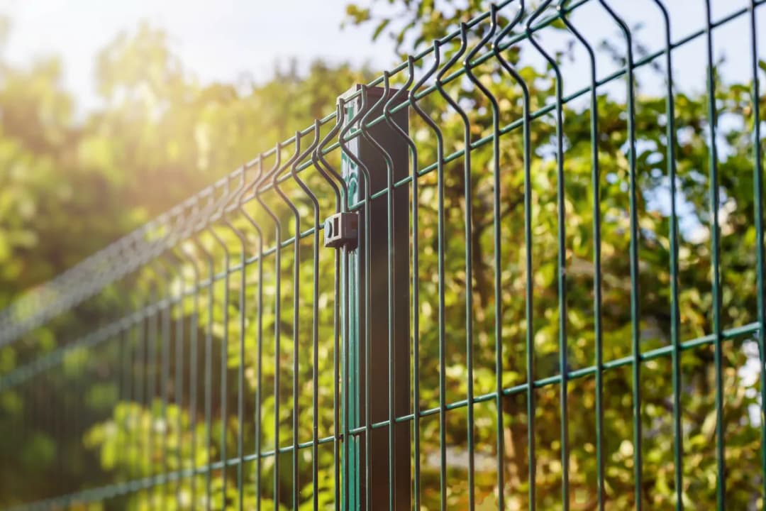 Ile za metr ogrodzenia panelowe? Sprawdź ceny i uniknij wysokich kosztów