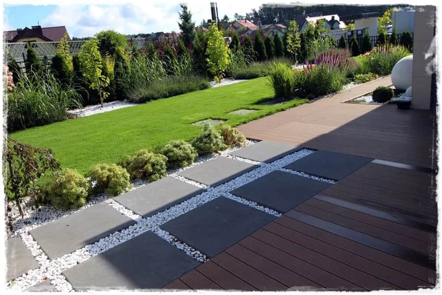 Skuteczne sposoby, aby trawa nie rosła przy płocie i zaoszczędzić czas